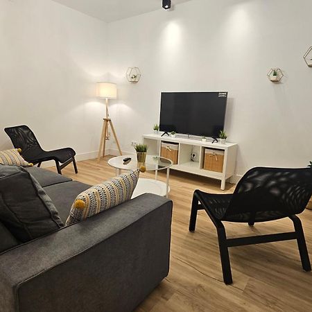 פרול Apartamentos En El Centro - Plaza De Amboage - Wifi מראה חיצוני תמונה