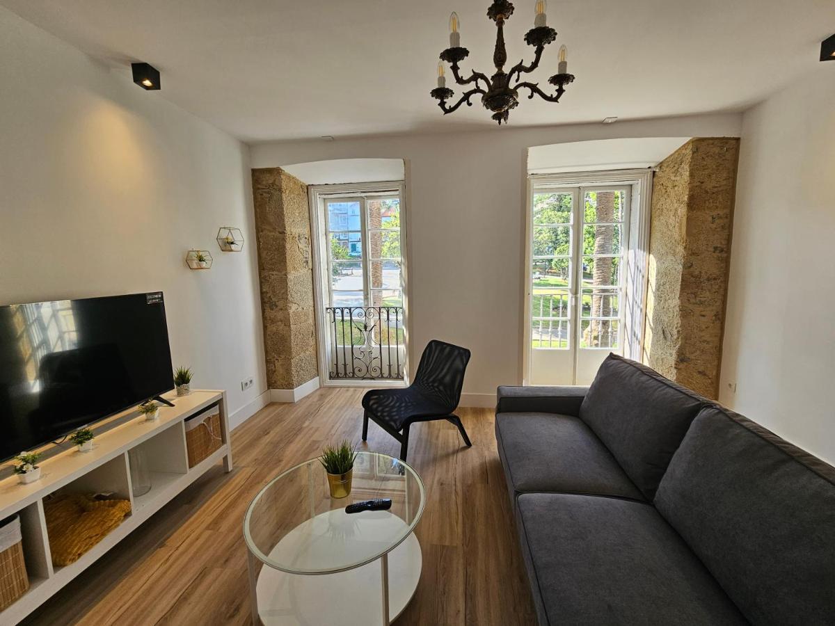 פרול Apartamentos En El Centro - Plaza De Amboage - Wifi מראה חיצוני תמונה