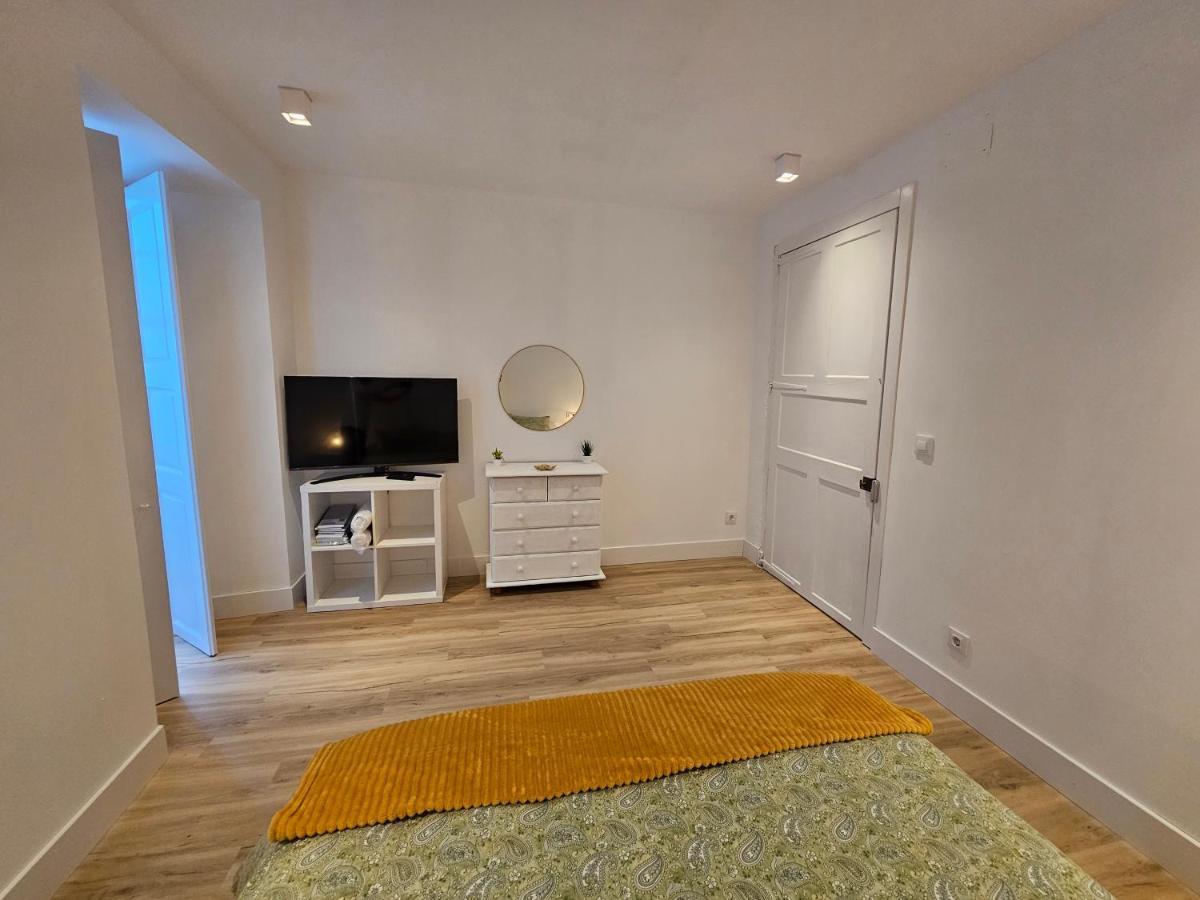 פרול Apartamentos En El Centro - Plaza De Amboage - Wifi מראה חיצוני תמונה