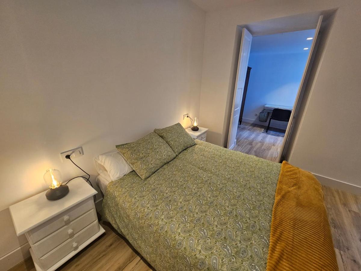 פרול Apartamentos En El Centro - Plaza De Amboage - Wifi מראה חיצוני תמונה