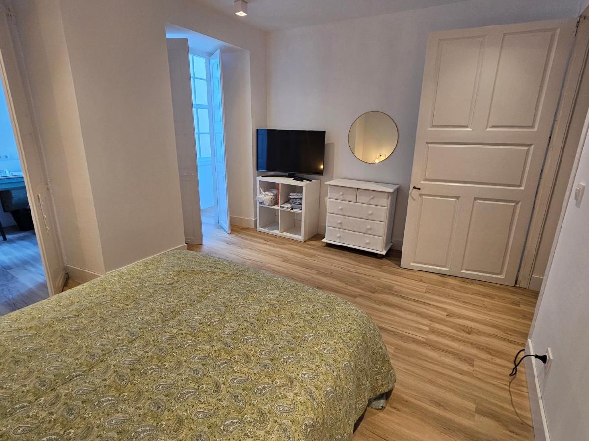 פרול Apartamentos En El Centro - Plaza De Amboage - Wifi מראה חיצוני תמונה