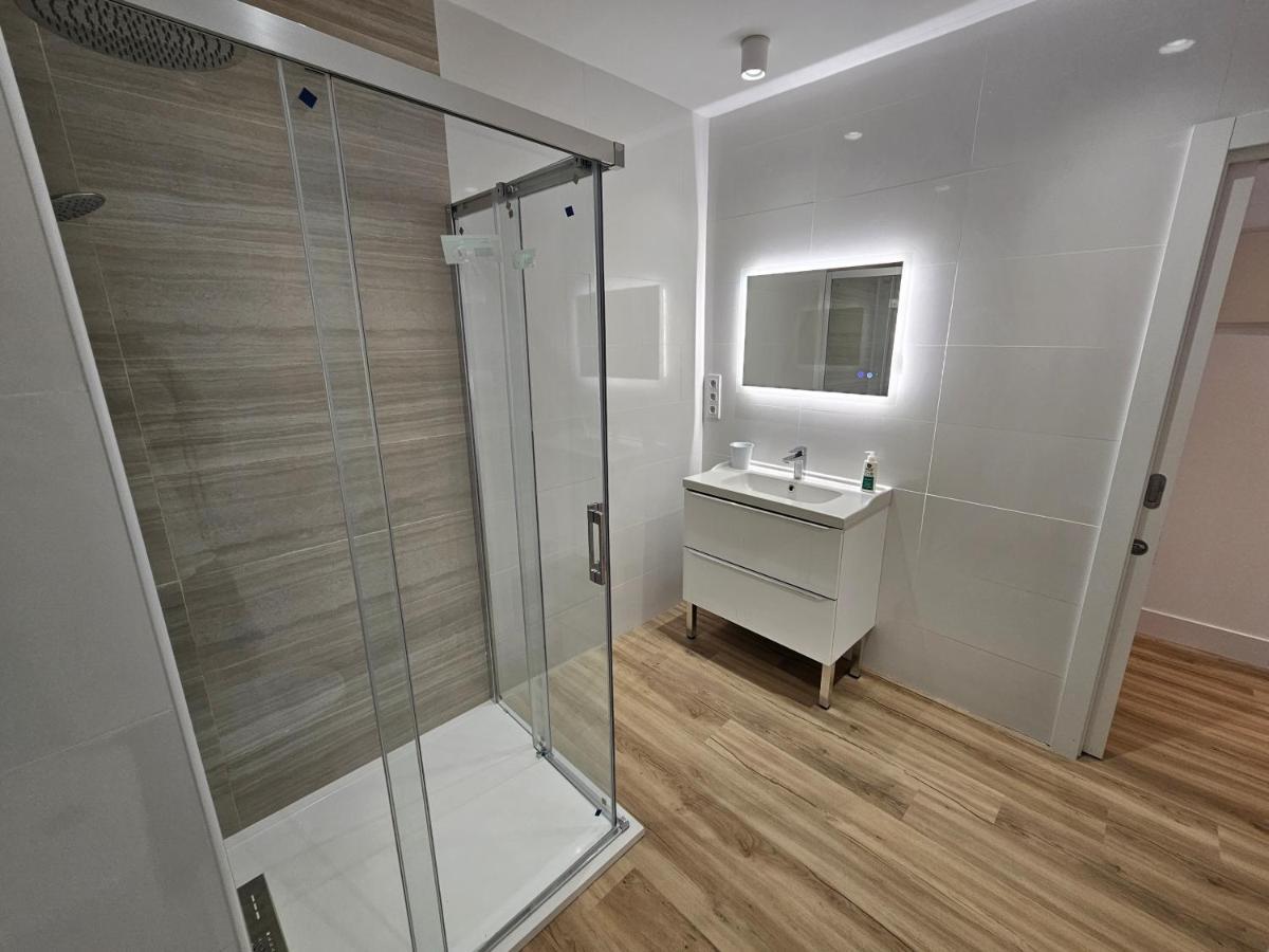 פרול Apartamentos En El Centro - Plaza De Amboage - Wifi מראה חיצוני תמונה
