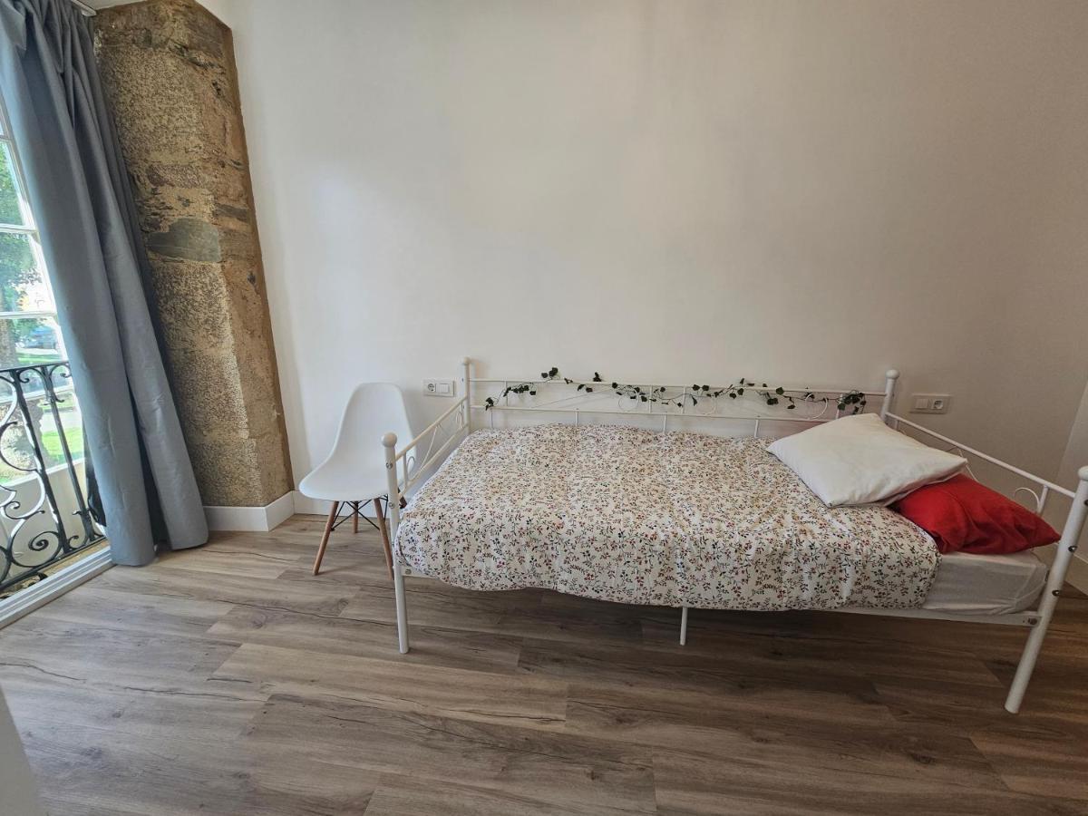 פרול Apartamentos En El Centro - Plaza De Amboage - Wifi מראה חיצוני תמונה