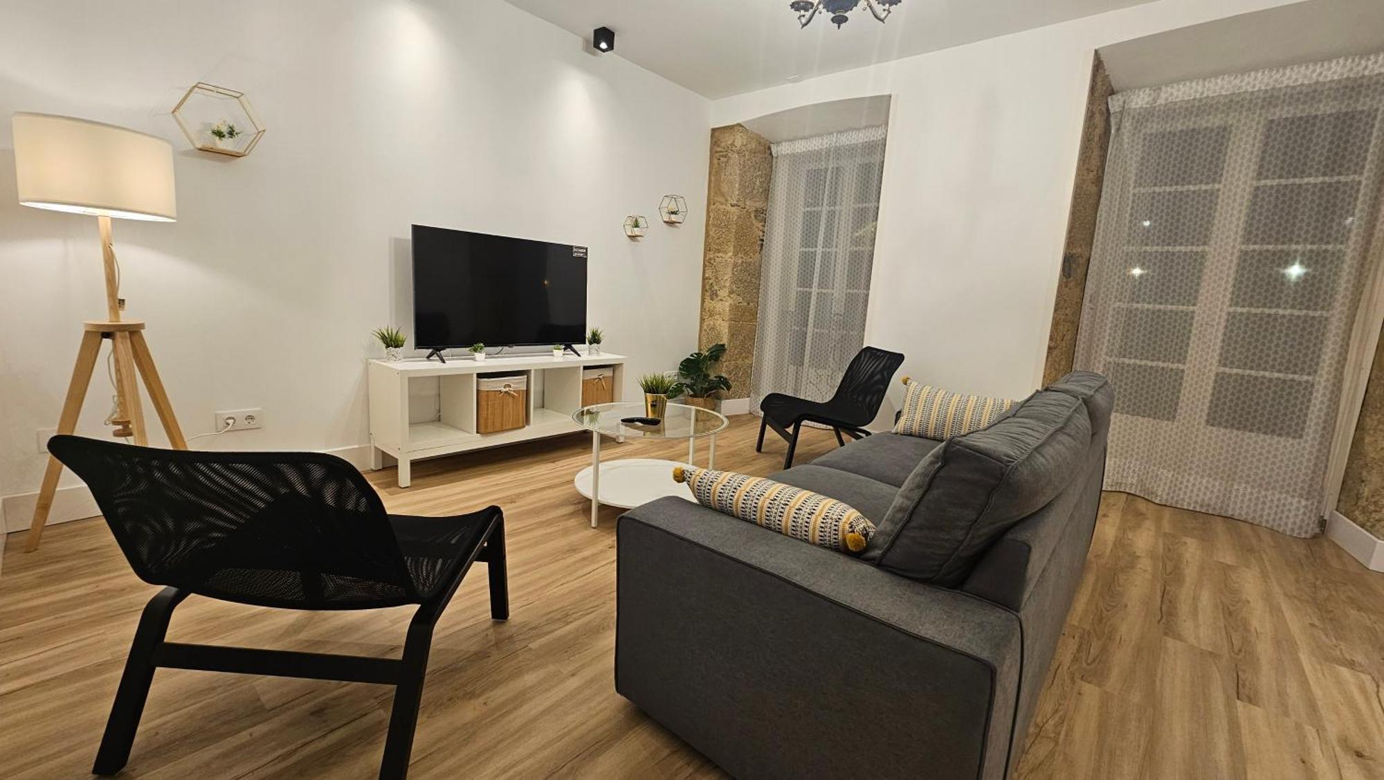 פרול Apartamentos En El Centro - Plaza De Amboage - Wifi מראה חיצוני תמונה
