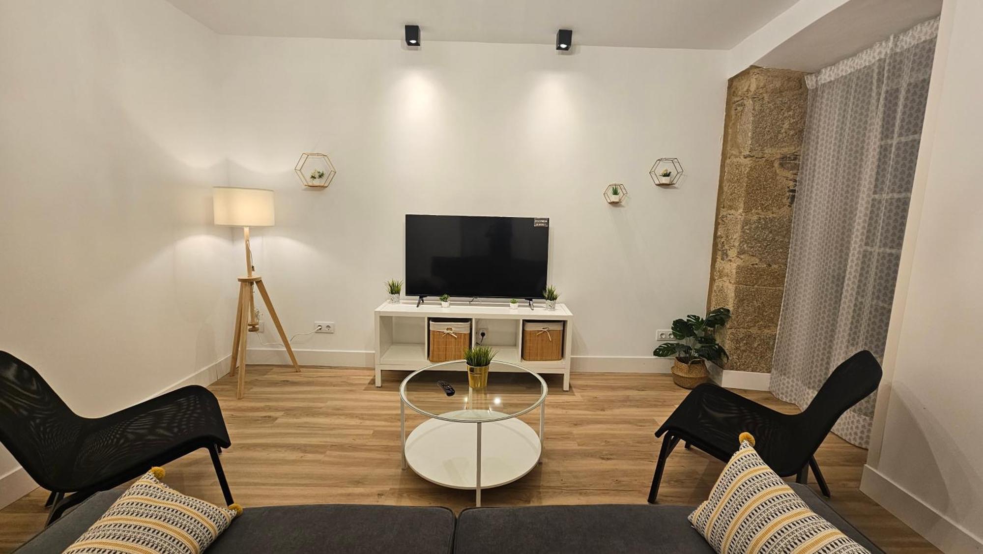 פרול Apartamentos En El Centro - Plaza De Amboage - Wifi מראה חיצוני תמונה