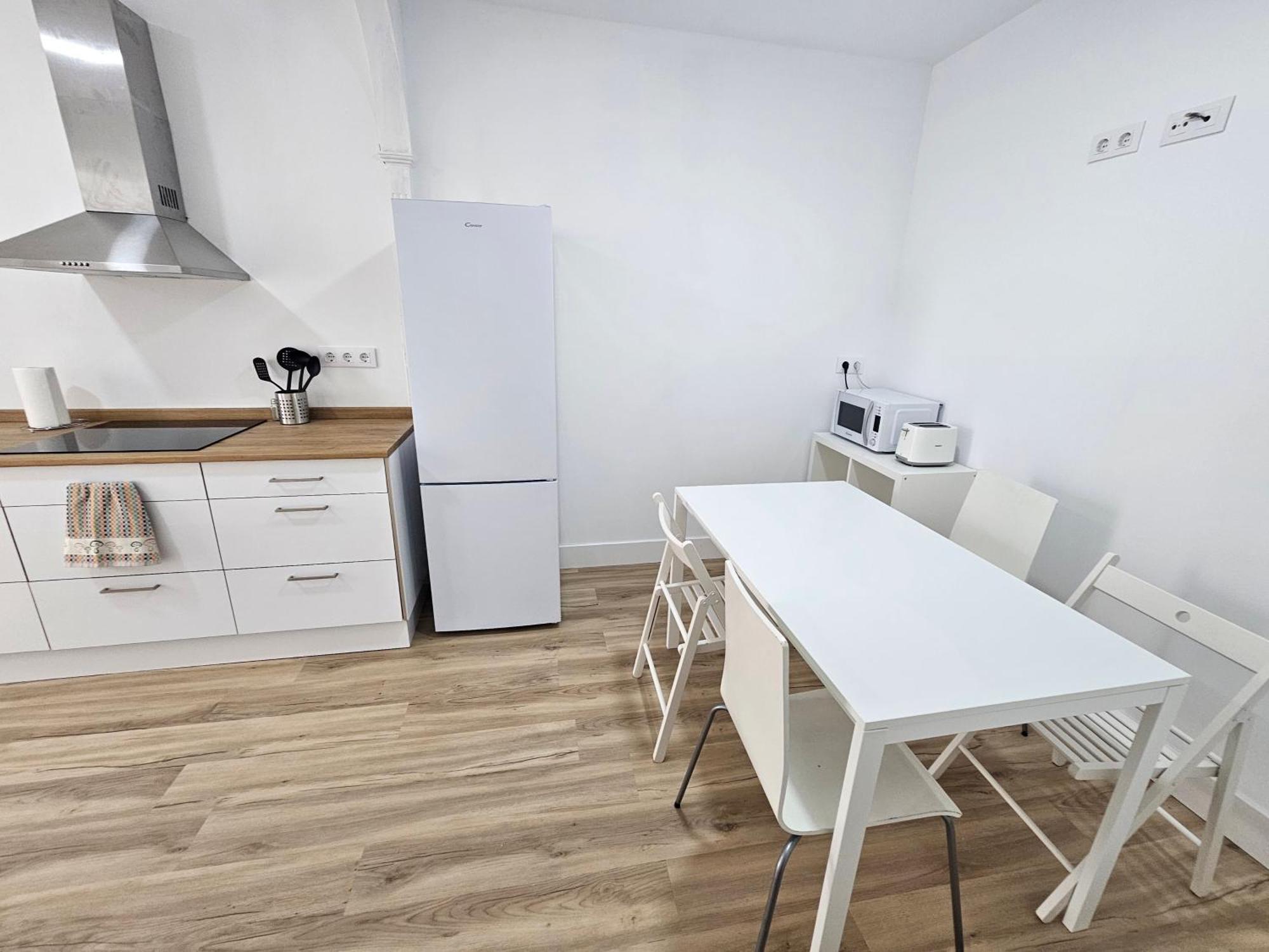 פרול Apartamentos En El Centro - Plaza De Amboage - Wifi מראה חיצוני תמונה