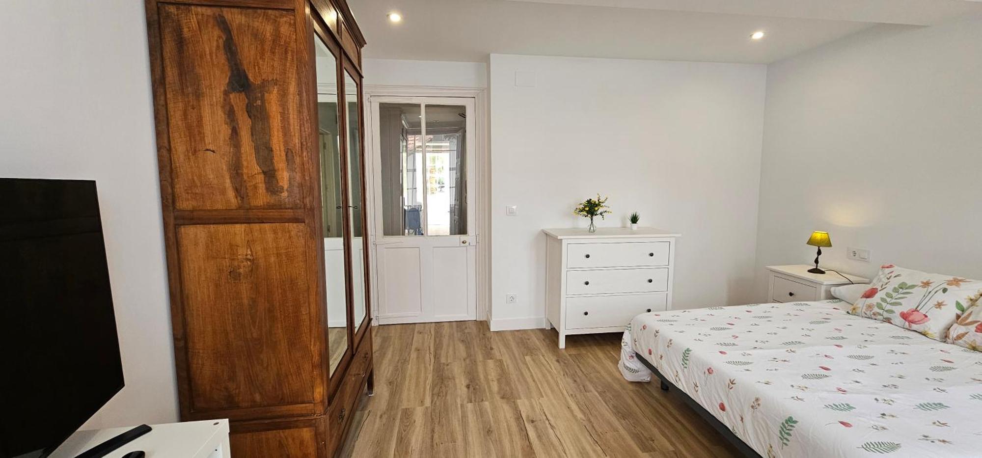 פרול Apartamentos En El Centro - Plaza De Amboage - Wifi מראה חיצוני תמונה