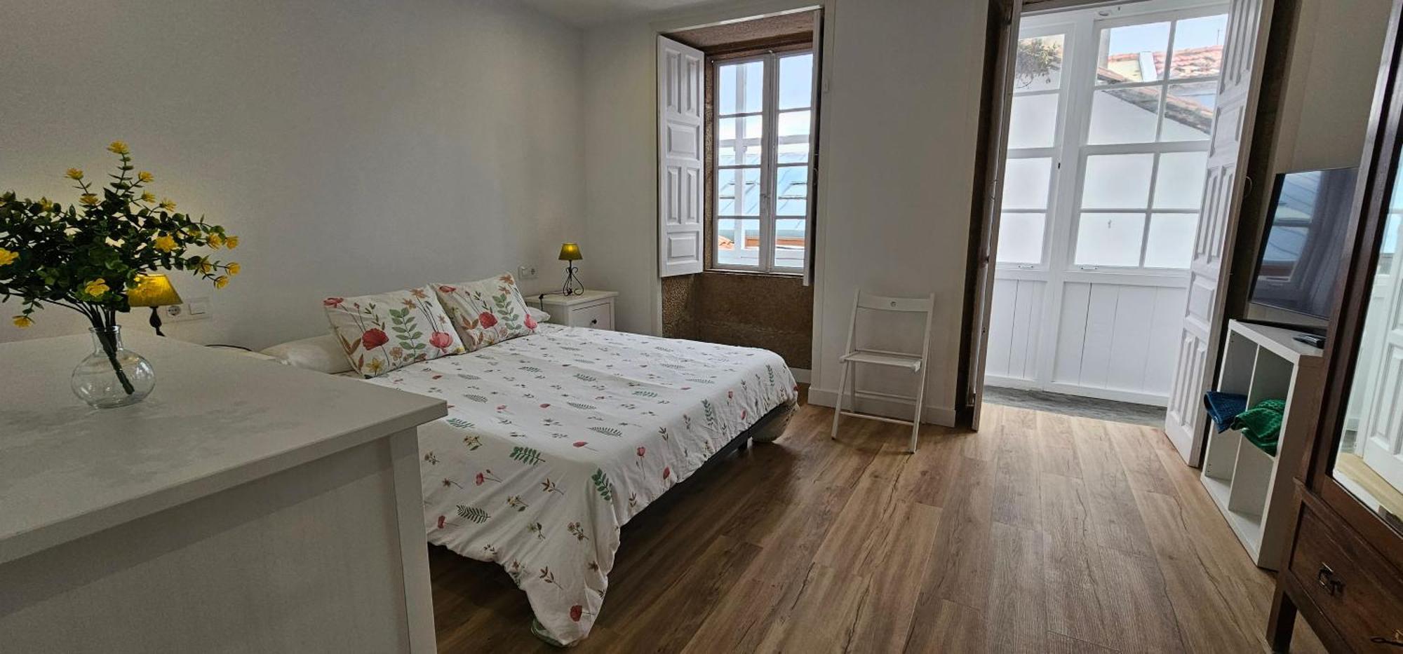 פרול Apartamentos En El Centro - Plaza De Amboage - Wifi מראה חיצוני תמונה