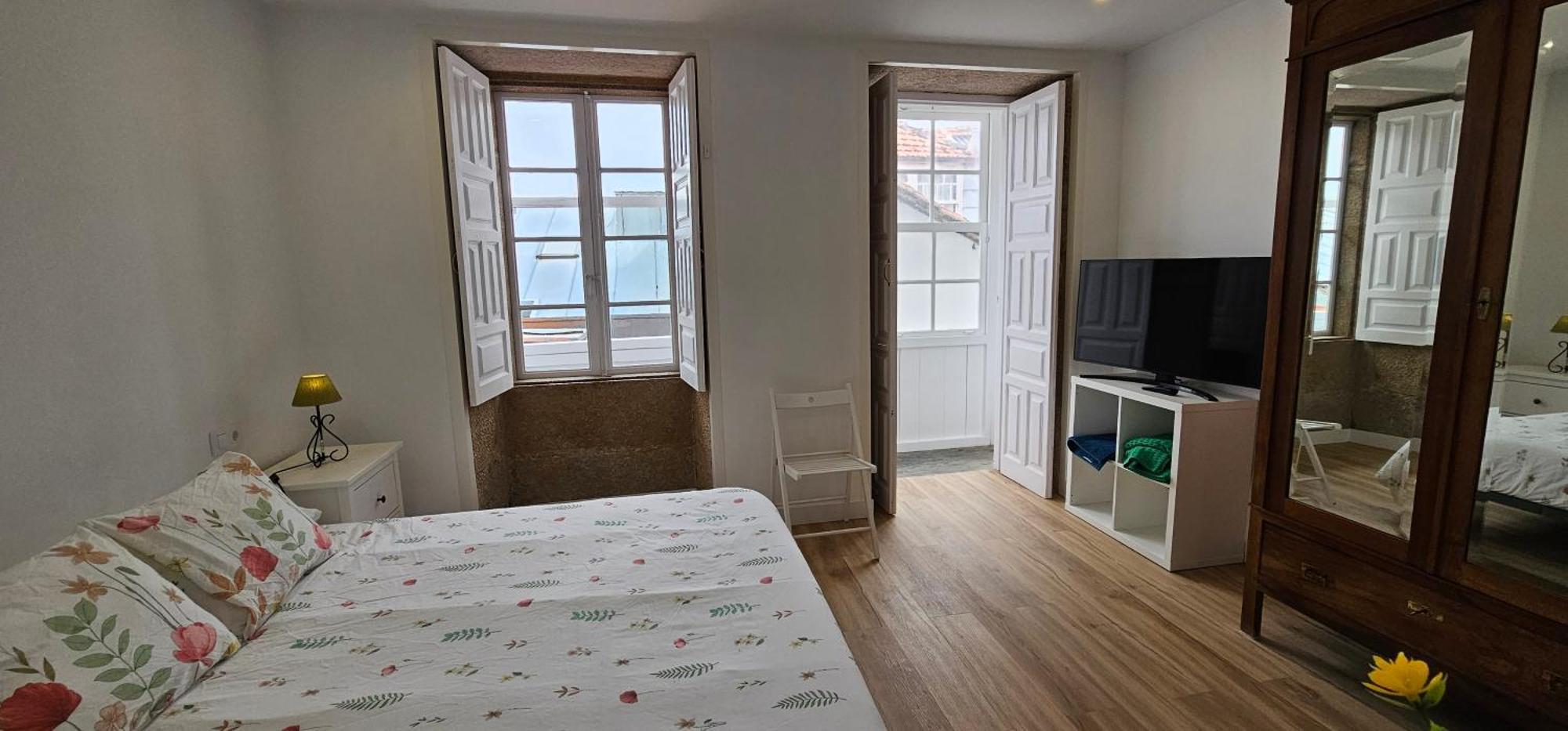 פרול Apartamentos En El Centro - Plaza De Amboage - Wifi מראה חיצוני תמונה