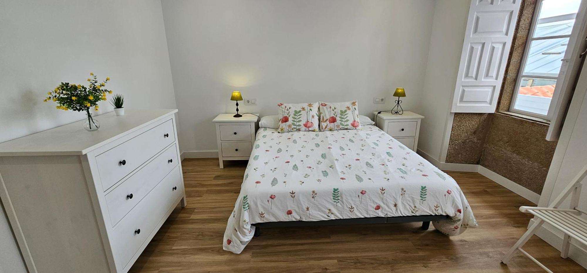 פרול Apartamentos En El Centro - Plaza De Amboage - Wifi מראה חיצוני תמונה