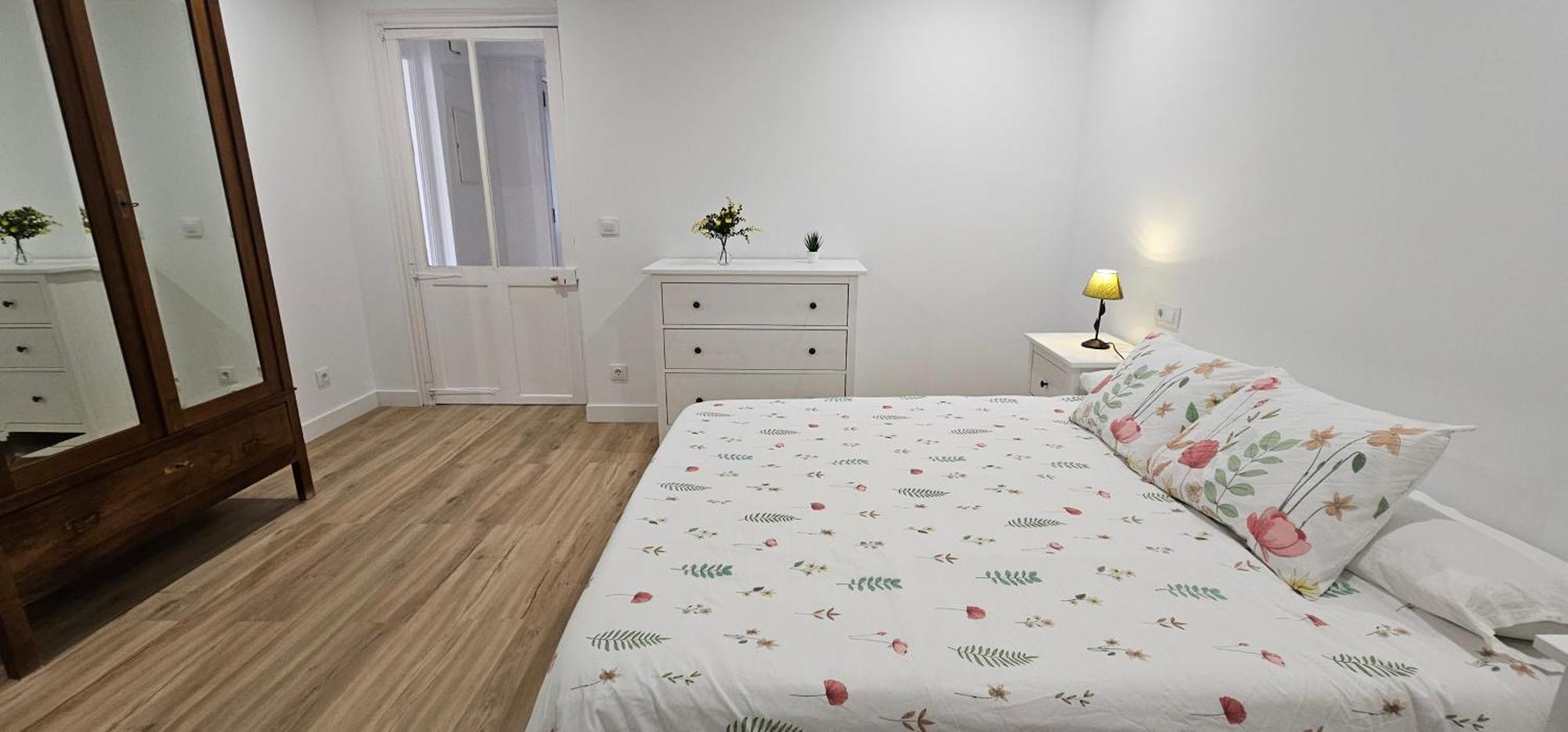 פרול Apartamentos En El Centro - Plaza De Amboage - Wifi מראה חיצוני תמונה