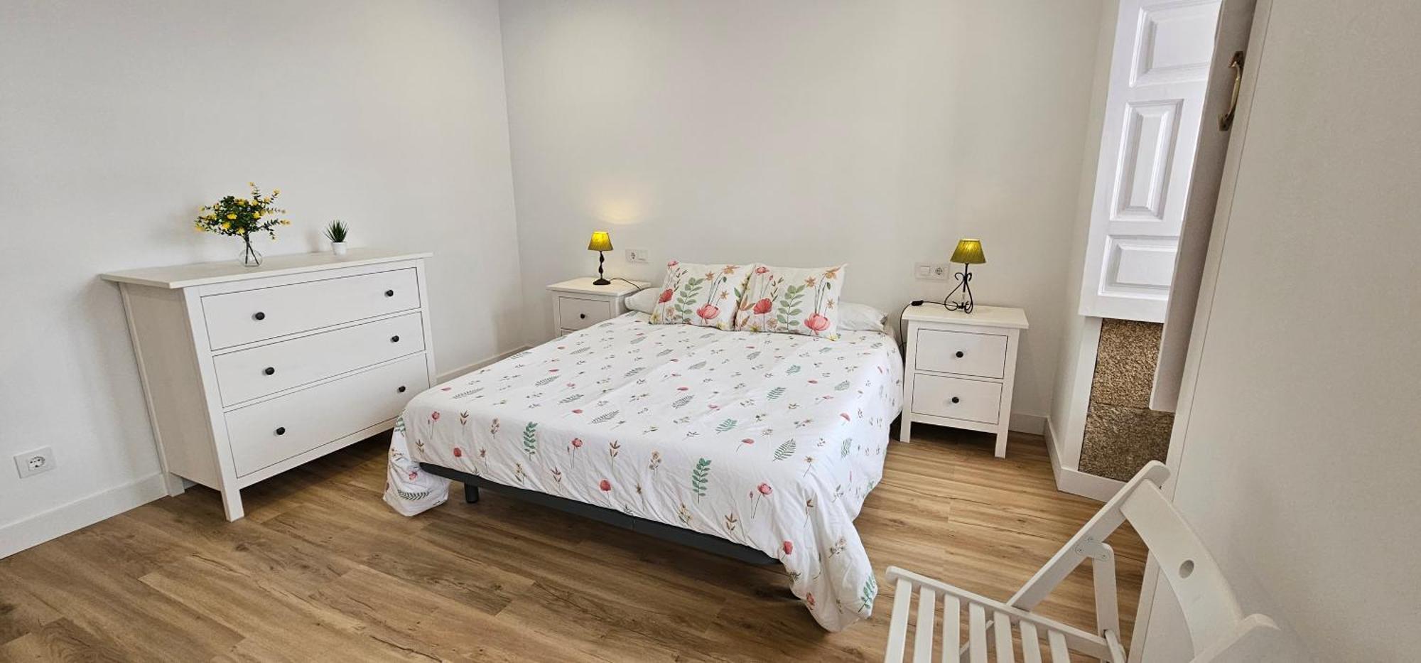 פרול Apartamentos En El Centro - Plaza De Amboage - Wifi מראה חיצוני תמונה